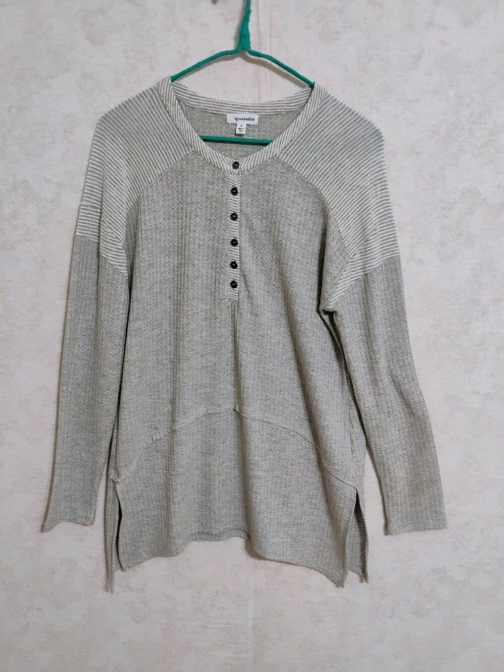 Eyeshadow Gray Waffle Knit Henley Tunic Top Small